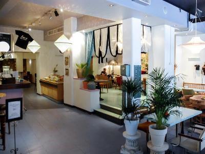 Hotel Midpoint 3*